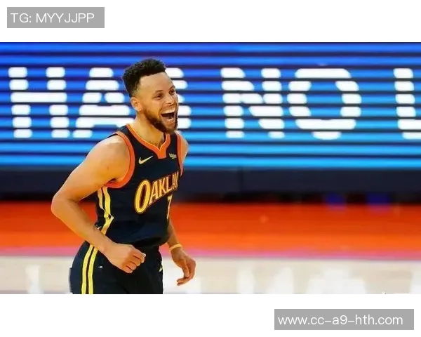 克莱崇拜的4号秀展现多面才华获库里认可非同寻常 克莱崇拜的4号秀展现多面才华获库里认可非同寻常